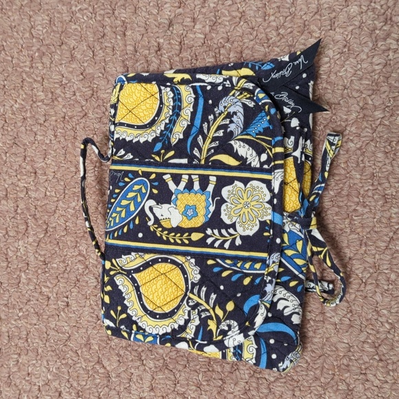 Vera Bradley Tri-fold Makeup bag - Picture 1 of 7